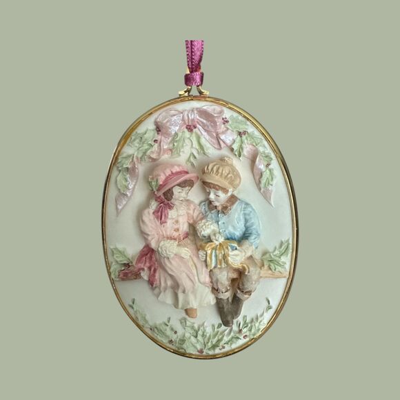 Hallmark 1993 Sharing Christmas Collector’s Club Ornament Porcelain No Stand - Picture 1 of 4